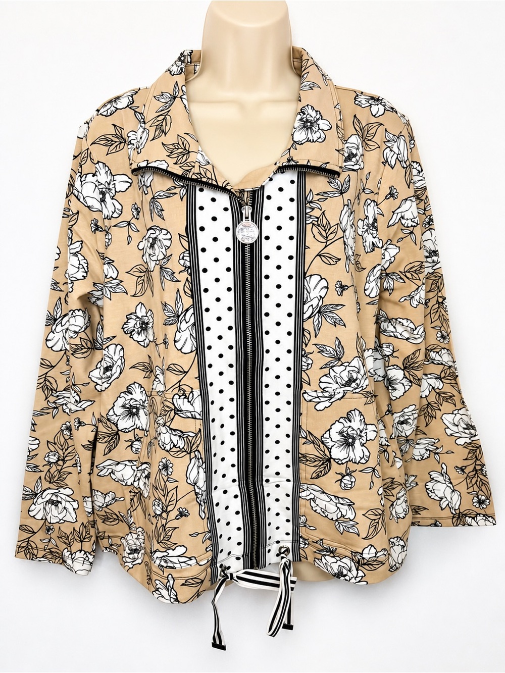 Susan Graver Weekend Jacket size Medium.  NWOT.  Floral Black White And Beige